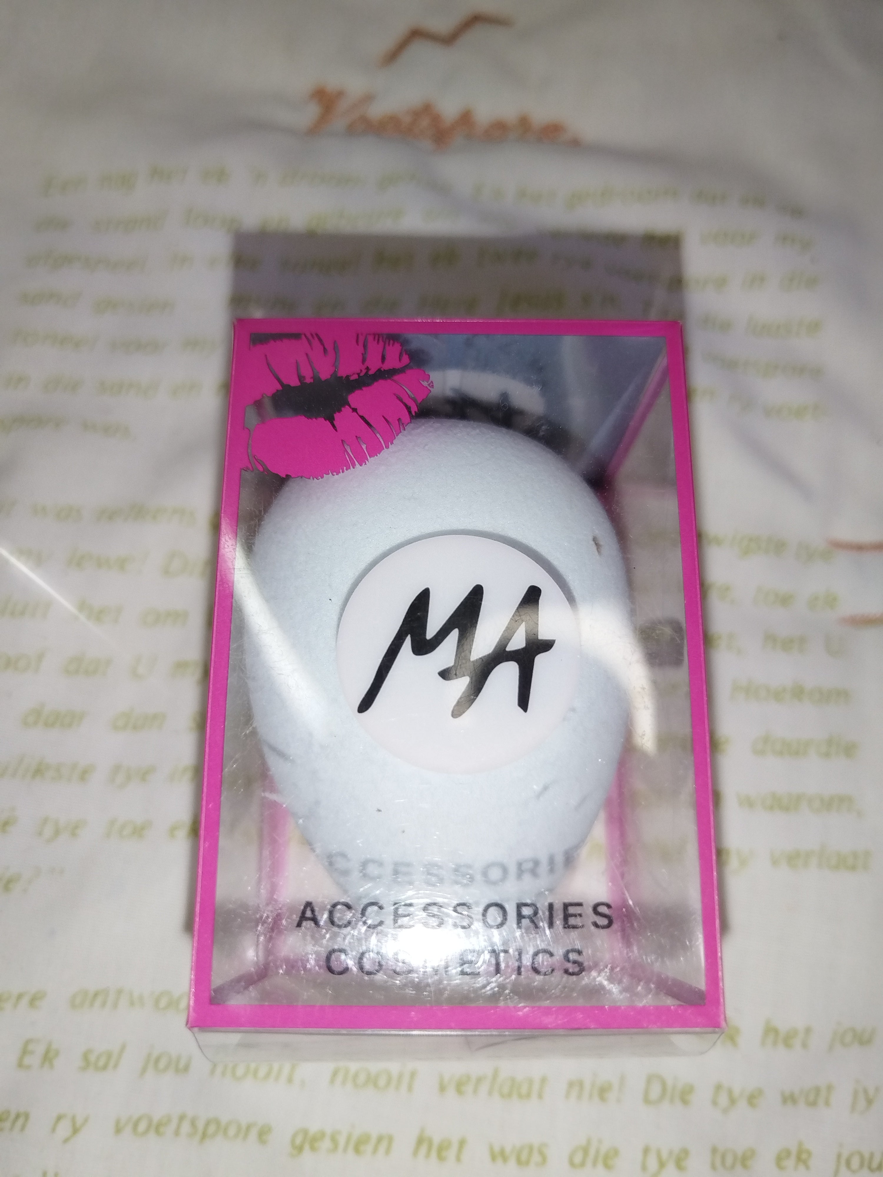 Makeup puff