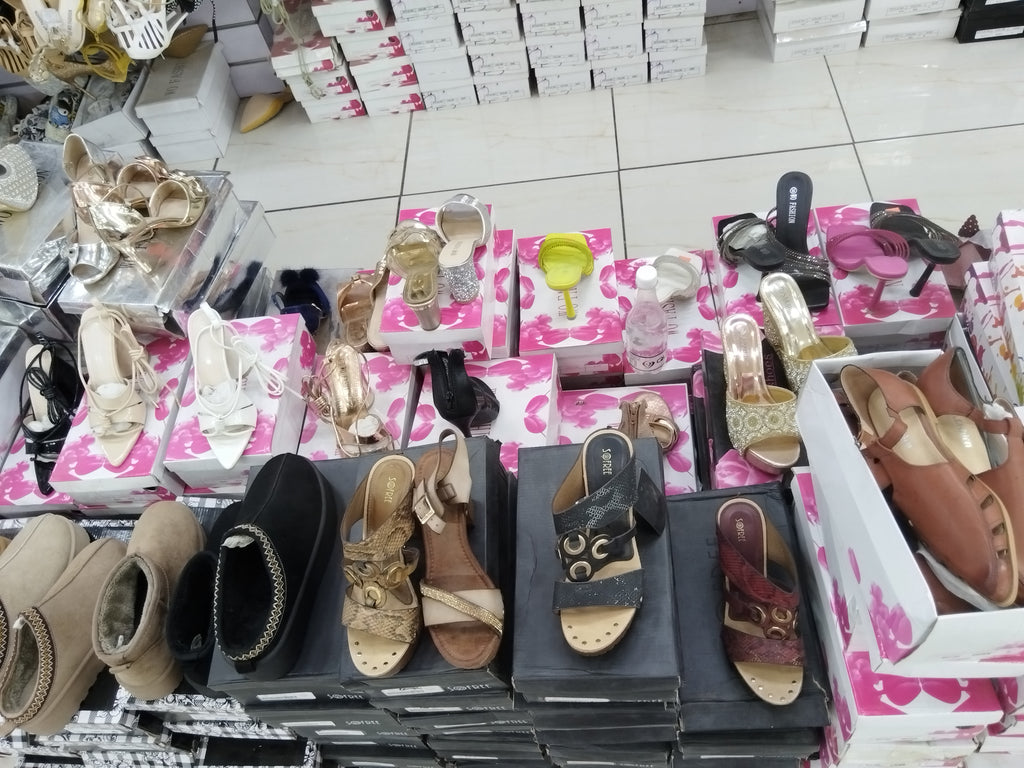 Massive shoe sale (READ DESCRIPTION)‼️
